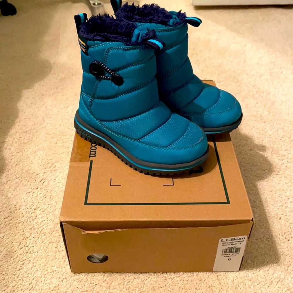 Llbean snow boots size 9